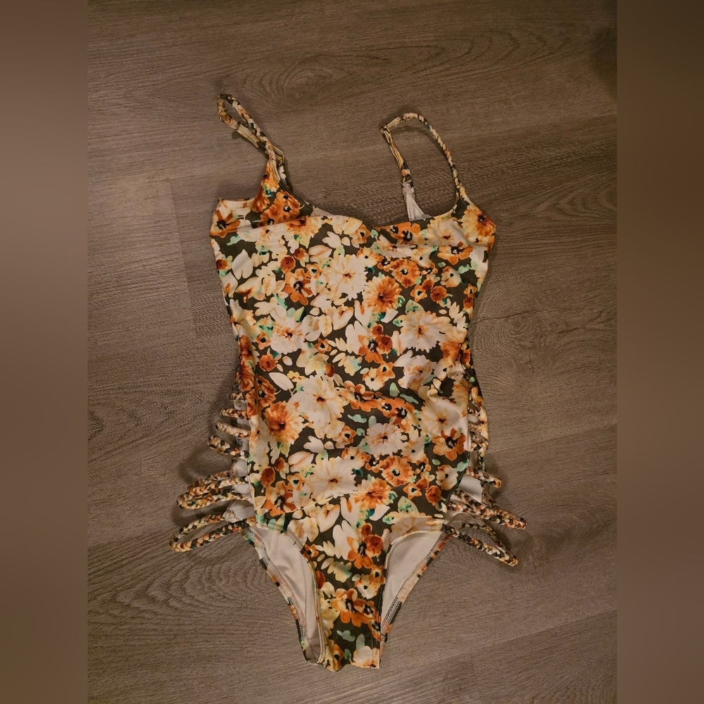 Minkpink Kaleidoscope Floral One-Piece Swimsuit Small NWOT